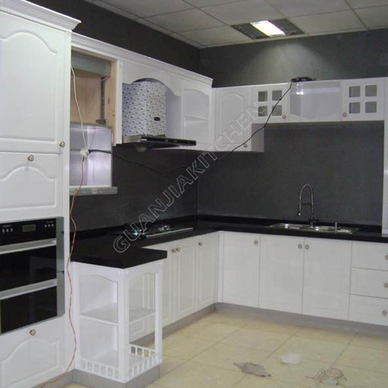 White Lacquer kitchen cabinets 