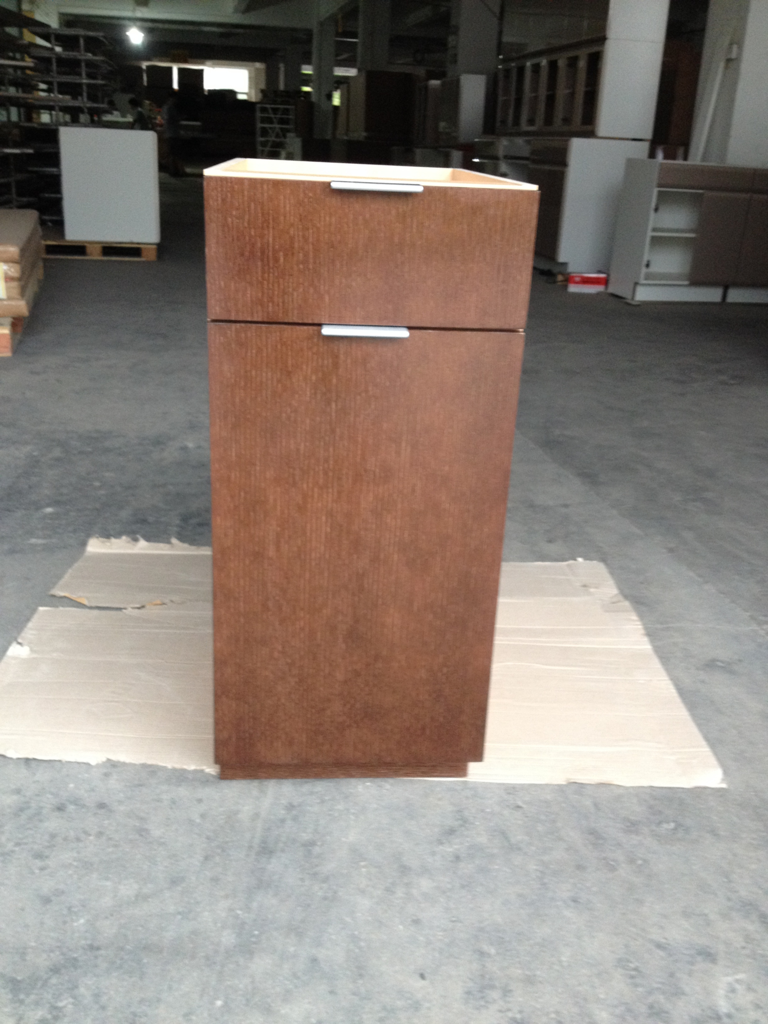 Red oak wood veneer kitchen base cabinets 